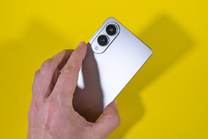 Mit nur zwei Kameras ist das Galaxy S25 Edge weniger vielseitig als das Galaxy S25+ oder Ultra. (Bild: Tobias Költzsch/Golem.de)