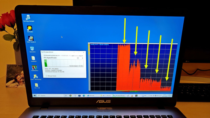 2,4-GHz-Test: nachlassender WLAN-Speed zwischen Laptop und Fritzbox 4690 in fünf zunehmend entfernten Räumen (Bild: Harald Karcher)