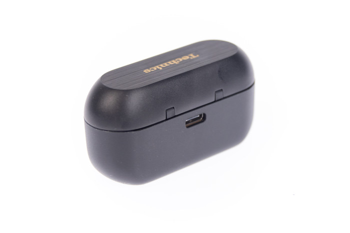 Ladeetui der EAH-AZ100 (Bild: Martin Wolf/Golem.de)