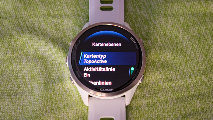 Auch die 970 hat (wie die Fenix 8) topografische Offlinekarten. (Bild: Steinlechner / Golem.de)