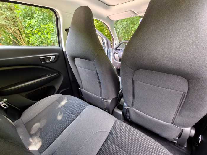 Die Sitze im Fond sind bequem. (Bild: Martin Wolf/Golem.de)