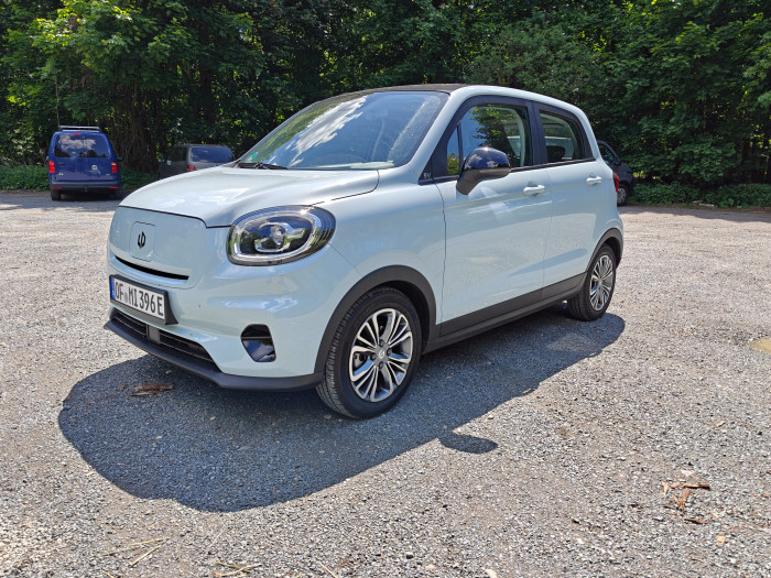 Der Leapmotor T03 ist mit einer Länge von 3,62 Metern und einer Breite von nur 1,65 Metern sehr kompakt. (Bild: Martin Wolf/Golem.de)