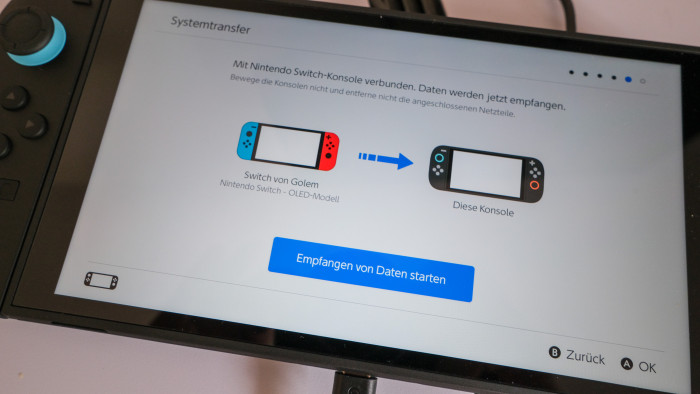 Hier werden die Daten von der alten auf die neue Switch übertragen. (Bild: Steinlechner/Golem.de)