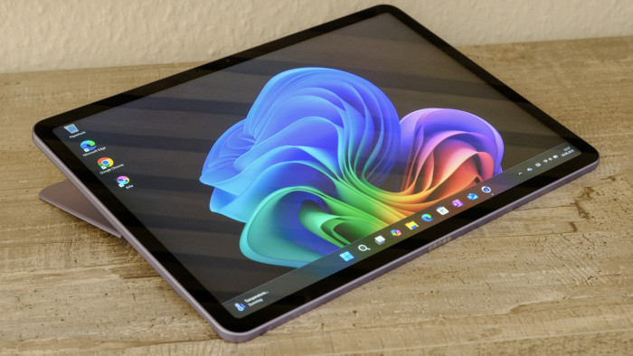 Surface Pro 12 (Bild: Oliver Nickel/Golem.de)