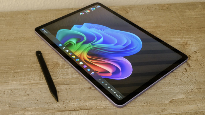 Surface Pro 12 (Bild: Oliver Nickel/Golem.de)