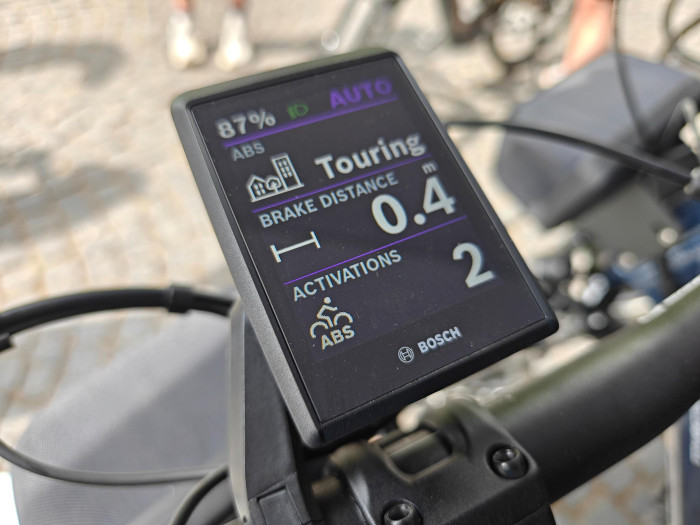 Die Anzahl der Auslösungen des ABS ist gut erkennbar. (Bild: Martin Wolf/Golem.de)