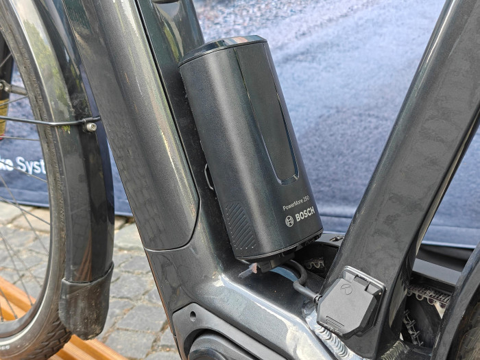 ... oder am Rahmen untergebracht werden. (Bild: Martin Wolf/Golem.de)