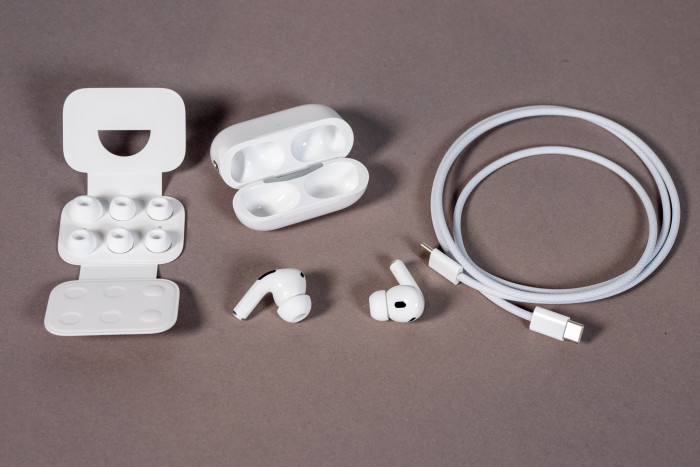 Apples Airpods Pro 2 (Bild: Martin Wolf/Golem.de)