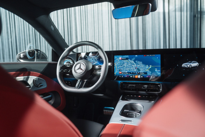 Der Innenraum ist identisch mit dem des Coupés. (Foto: Mercedes-Benz)
