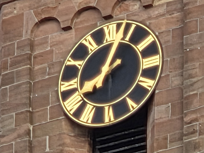 Bei der 30-fachen Vergrößerung sind noch gute Details erkennbar, die Qualität ist aber nicht mehr sonderlich ansehnlich. (Bild: Tobias Költzsch/Golem.de)