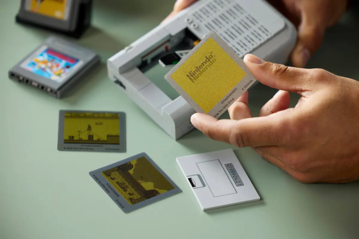 Lego Game Boy 72046 (Bild: Lego)