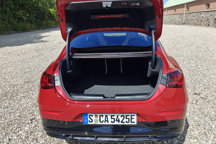 Der Kofferraum ist mit einem Volumen von 405 Litern nicht besonders groß. (Foto: Friedhelm Greis/Golem.de)