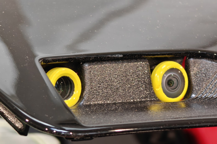 Mercedes verzichtet beim CLA auf eine Stereokamera und setzt stattdessen eine Fernkamera ein. (Foto: Friedhelm Greis/Golem.de)