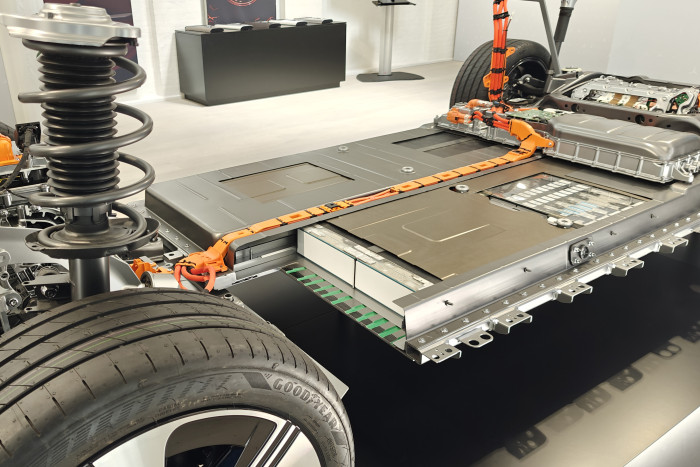 Der Akku hat eine Kapazität von 85 Kilowattstunden (kWh). (Foto: Friedhelm Greis/Golem.de)