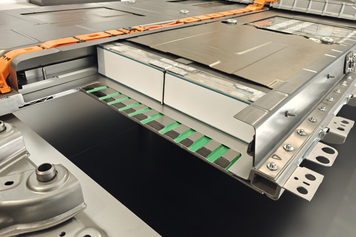 Jedes der vier Module liefert eine Spannung von 200 Volt. (Foto: Friedhelm Greis/Golem.de)