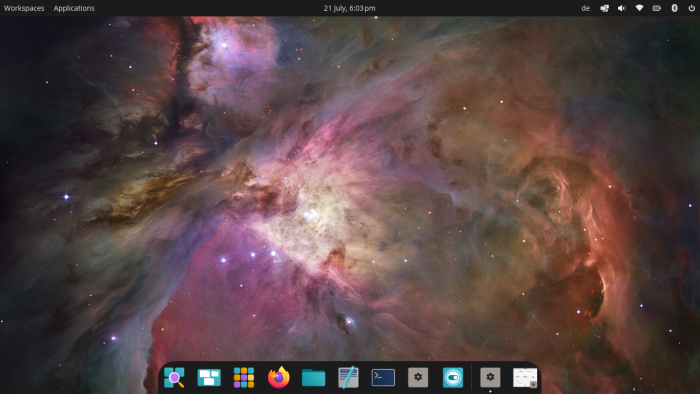 CachyOS bringt auch einige ausgefallene Arbeitsoberflächen wie hier Cosmic mit. (Screenshot: Erik Bärwaldt)