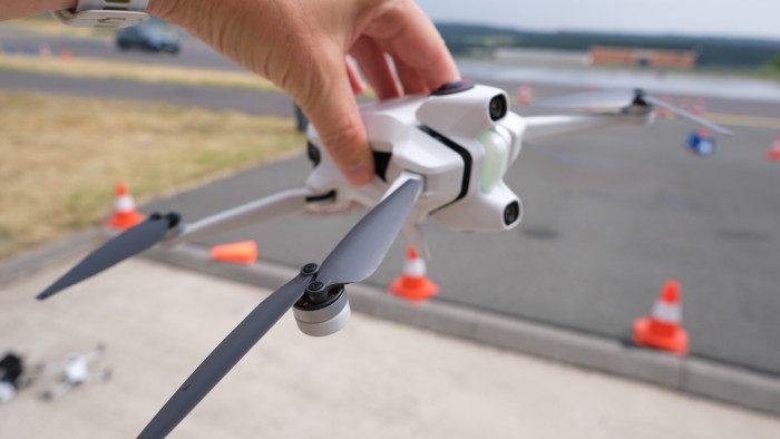 Die Propeller sind lang, vorerst gibt es keinen Propellerschutz. (Bild: Steinlechner / Golem.de)