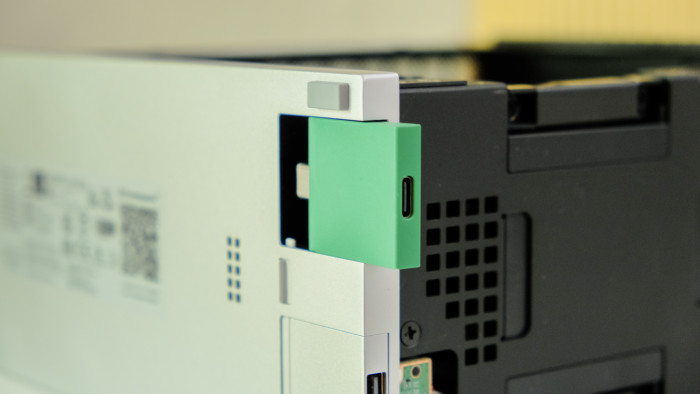 Die modularen Anschlussports sind wieder dabei. (Bild: Oliver Nickel/Golem.de)