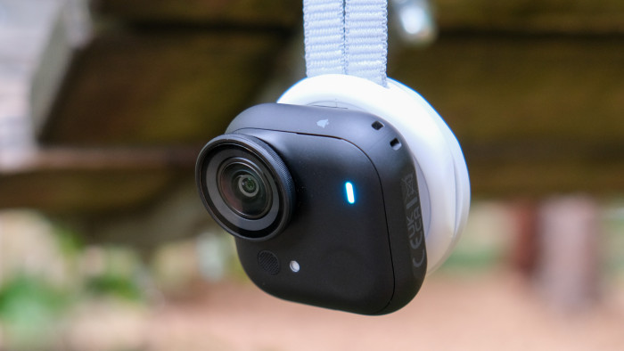 Die Halskette kann man an allen möglichen Orten verwenden. (Foto: Steinlechner / Golem)