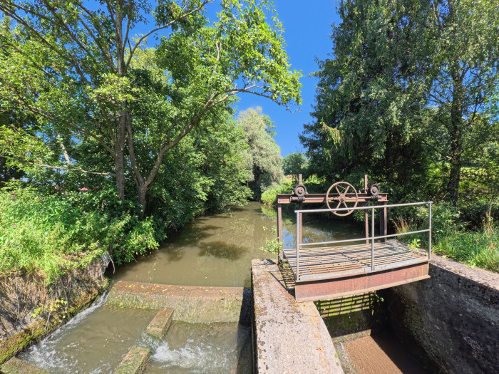 Die JPG-Fotoeinstellung Mega liefert den maximalen Weitwinke (alle 4 Vergleichsbilder unbearbeitet, aber verkleinert). (Foto: Steinlechner / Golem)