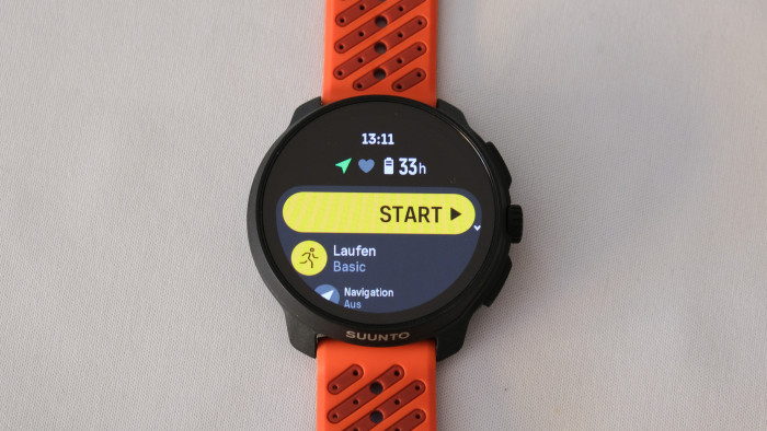 Die GPS-Satelliten und den Puls findet die Race 2 sehr schnell. (Bild: Steinlechner / Golem)
