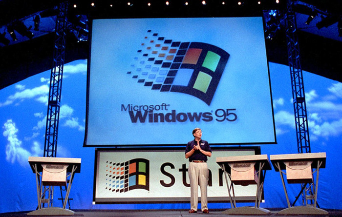 Bill Gates zur Vorstellung von Windows 95 (Bild: Microsoft)