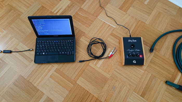 Wie ein Western durch den Gartenschlauch kommt – unser Experiment in den einzelnen Schritten (Bild: Johannes Hauser).