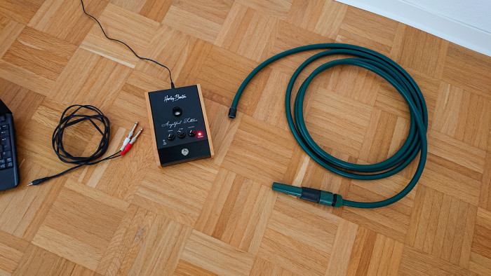 Wie ein Western durch den Gartenschlauch kommt – unser Experiment in den einzelnen Schritten (Bild: Johannes Hauser).