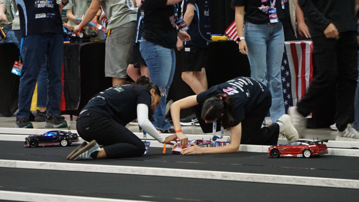 Letzte Vorbereitungen vor dem Start durch die Teams (Bild: Mario Petzold/Golem)