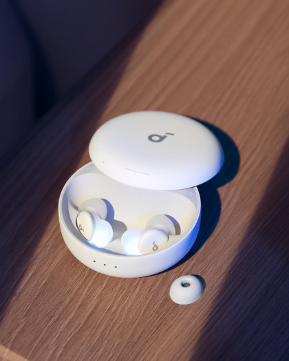 Zu den Soundcore Sleep A30 gehören viele Aufsätze. (Bild: Anker)