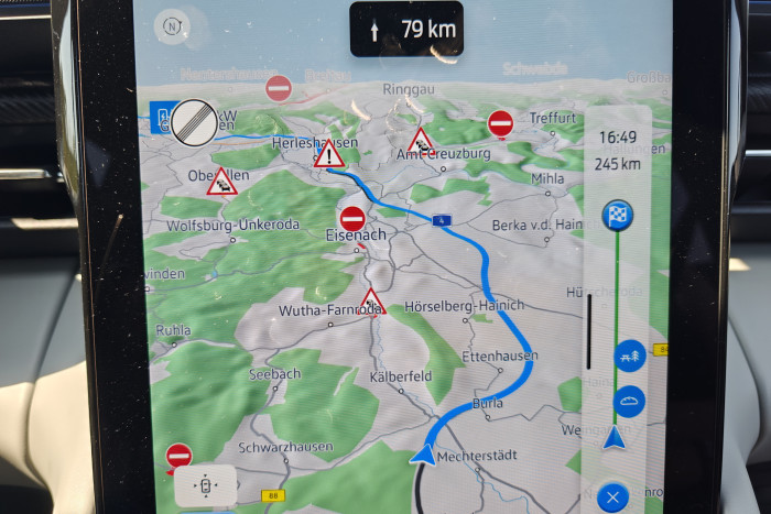 Das betrifft vor allem das bewegliche Hochkant-Display. (Foto: Friedhelm Greis/Golem)