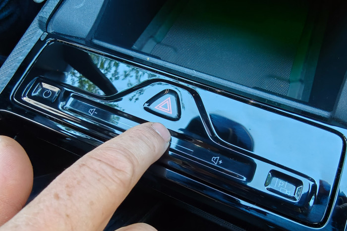 Der Slider für die Lautstärkeregelung hat uns nicht gefallen. (Foto: Martin Wolf/Golem)