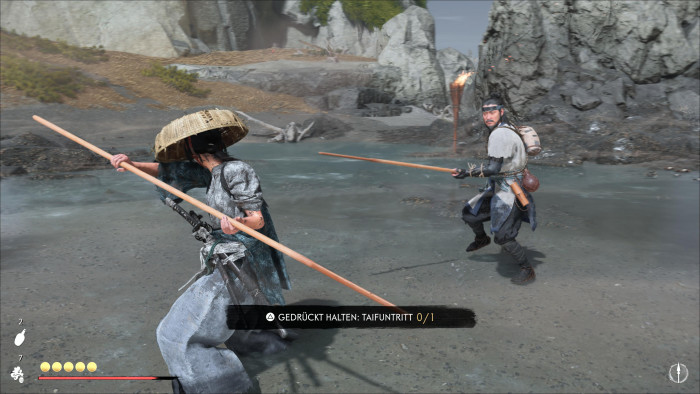 Im Spielverlauf bringen uns Trailer besondere Kampftaktiken bei, hier mit dem Stab. (Bild: Sony/Screenshot: Golem)