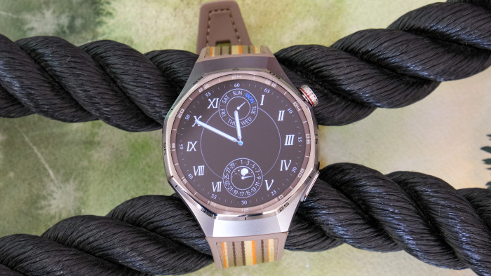 Die sehen auch im Always-On-Modus noch gut aus. (Bild: Steinlechner / Golem)