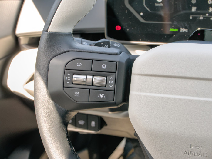 Die Bedienelemente auf dem Lenkrad ...