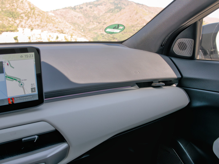 Bei der GT-Line-Version verwendet Kia Kunststoff im Innenraum, der sich allerdings nicht billig anfühlt. (Bild: Tobias Költzsch/Golem)