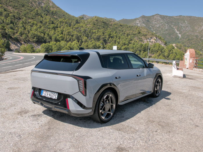 Die Schrägheckversion des EV4 wird in Europa für Europa produziert. (Bild: Tobias Költzsch/Golem)