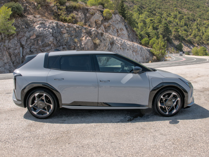 Unser Testmodell hat 19-Zoll-Reifen, die Kia mit Michelin speziell für das Fahrzeug entwickelt hat. (Bild: Tobias Költzsch/Golem)