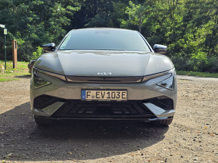 Die Front des EV6 (Bild: Tobias Költzsch/Golem)