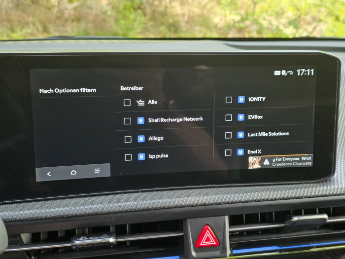 Über die Einstellungen können Nutzer auswählen, welche Ladeanbieter sie in die Planung einbeziehen wollen. (Bild: Tobias Költzsch/Golem)
