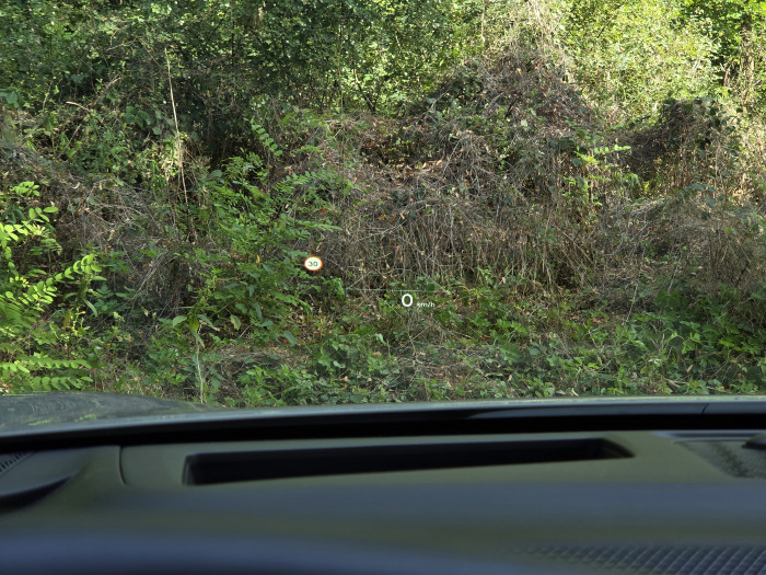 Der EV6 hat ein gut gemachtes Head-up-Display. (Bild: Tobias Költzsch/Golem)