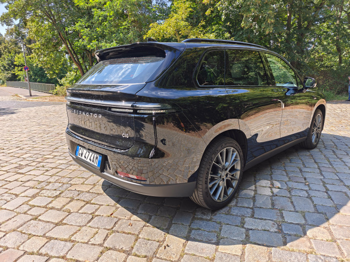 Der Leapmotor C10 ist ein SUV mit unauffälligem Design. (Bild: Martin Wolf/Golem.de)