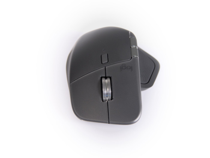 Die beiden Haupttasten an der MX Master 4 machen keine Klickgeräusche. (Bild: Martin Wolf/Golem.de)