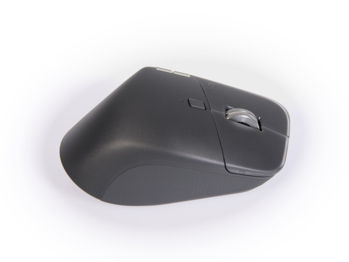 Die MX Master 4 liegt angenehm in der Hand. (Bild: Martin Wolf/Golem.de)