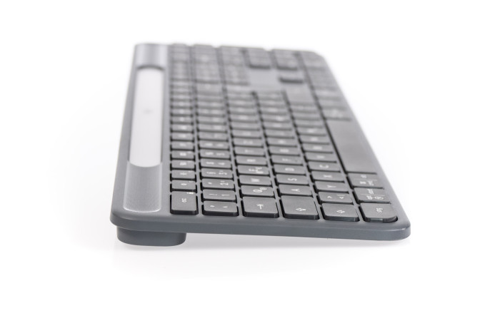 Logitechs Signature Slim Solar+ K980 im Test (Bild: Martin Wolf/Golem.de)