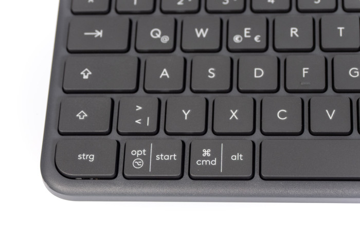 Auf der Signature Slim Solar+ K980 tippt es sich angenehm. (Bild: Martin Wolf/Golem.de)