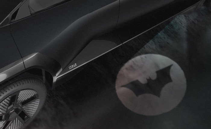 Die Ausstiegsstelle wird mit Batman-Logo beleuchtet.