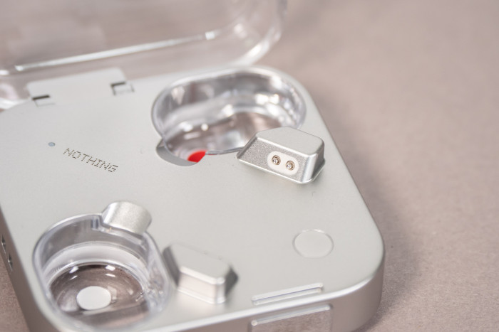 Das Ladeetui der Nothing Ear 4 aka Ear 3 (Bild: Martin Wolf/Golem.de)