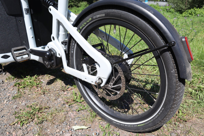 Die 180-mm-Bremsscheiben sind mit 2,3 mm dicker als üblich. (Bild: Johannes Hiltscher/Golem)