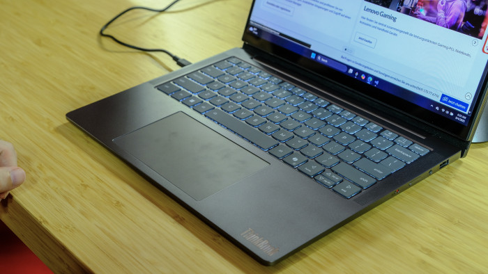 Lenovo Thinkbook Concept mit 90-Grad-Display (Bild: Oliver Nickel/Golem.de)
